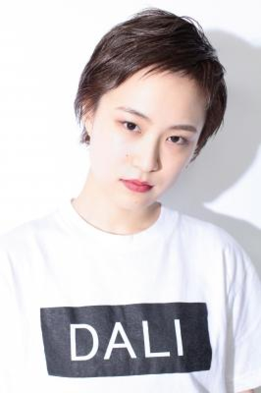 ショートヘア